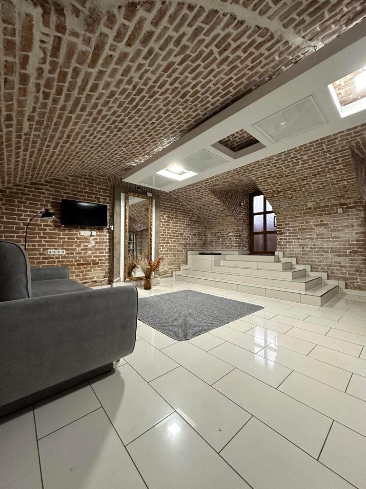 2Х Кім-Й Loft На Площі Філармонії By Willox Apartment Chernivtsi Exterior photo